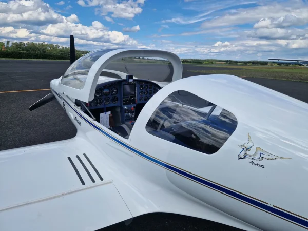 1990 Lancair 235 - Image 2