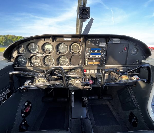 1971 Piper PA-28-140 160HP Cherokee - Image 8