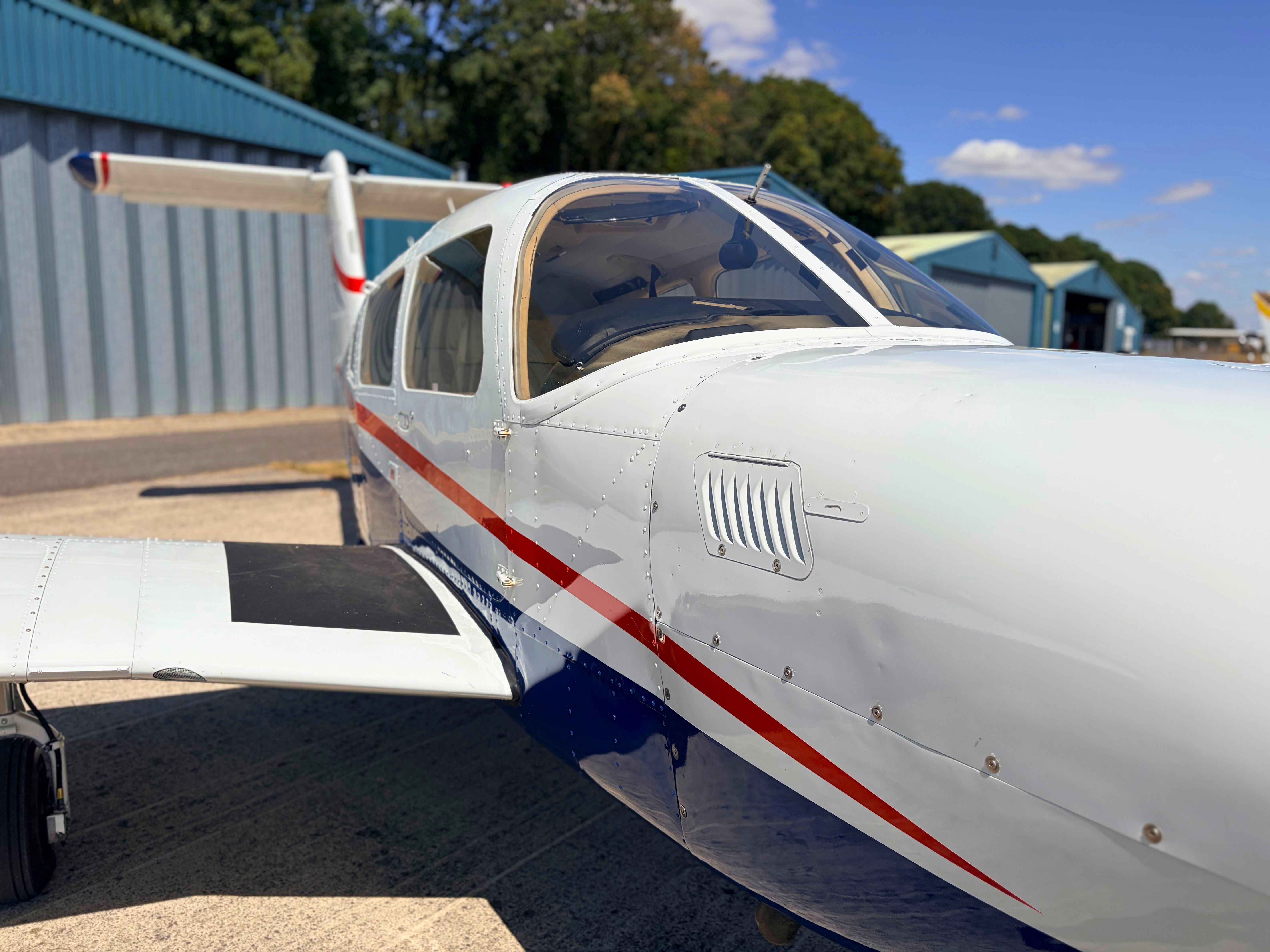 1979 Piper PA-28RT-201T Turbo Arrow IV, photo 4